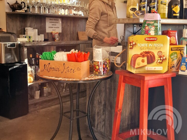Amici Miei Mikulov - shop & wine