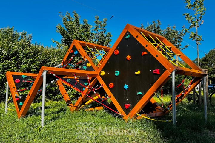 Sportoviště ve městě Mikulov pro děti ve věku 10–16 let