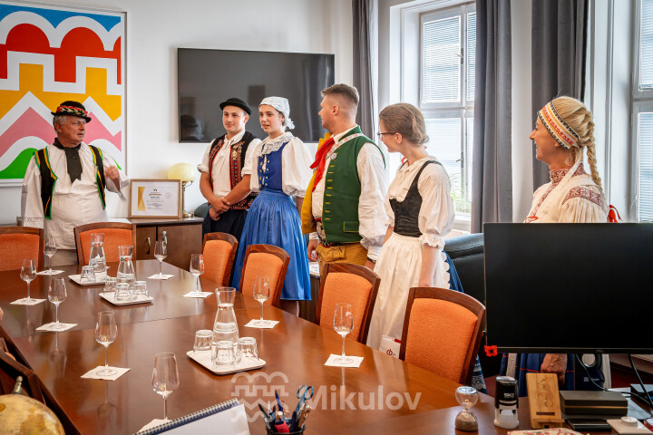 Festival Sousedé - Zarážení hory 2026