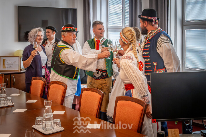 Festival Sousedé - Zarážení hory 2026