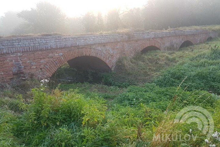 Cihlový most