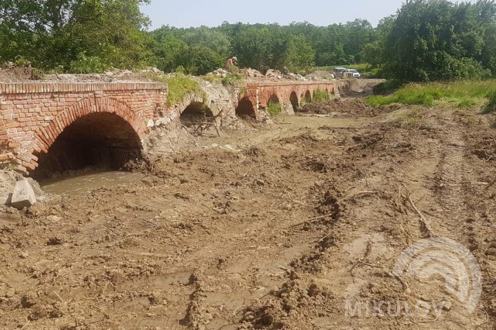 Cihlový most