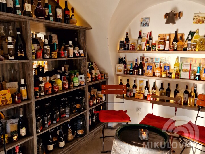 Amici Miei Mikulov - shop & wine