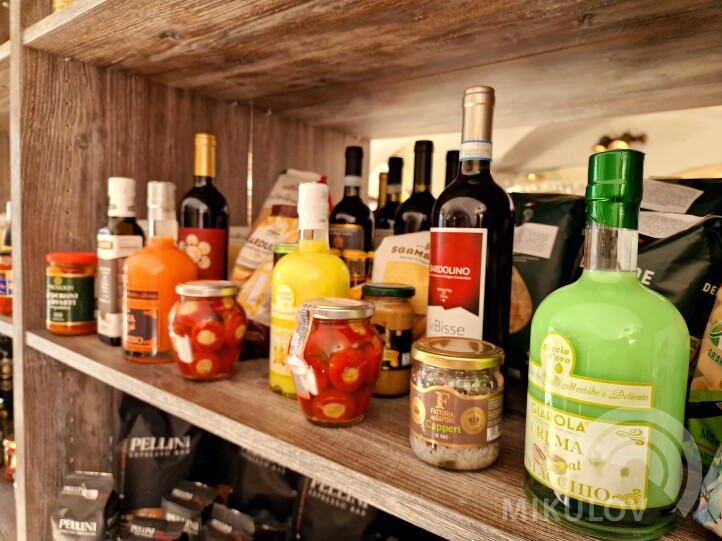 Amici Miei Mikulov - shop & wine