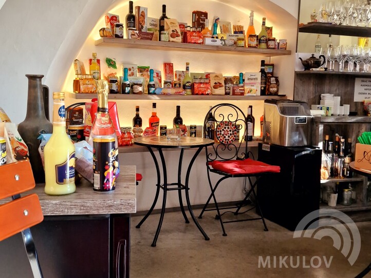 Amici Miei Mikulov - shop & wine
