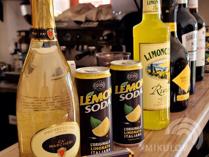 Amici Miei Mikulov - shop & wine
