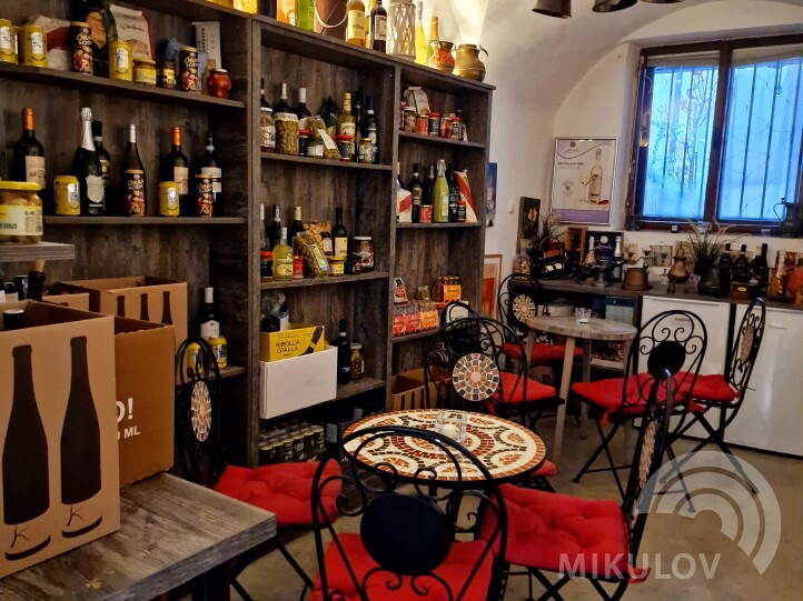 Amici Miei Mikulov - shop & wine