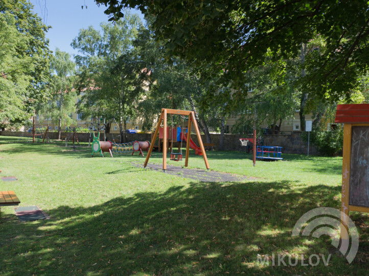 Kinderspielplatz - Nová