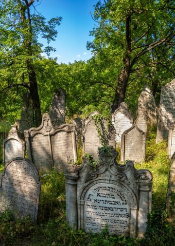 Jewish cemetery and ceremonial hall